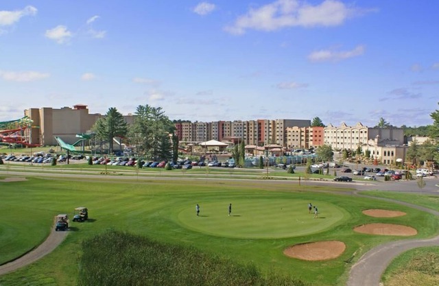 Hermoso condominio de 3 dormitorios. Las estancias de verano incluyen hasta 10 pases del Arca de Noé.