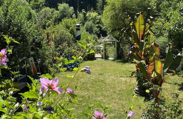 CONSEGUIRSE ACOGEDOR EN NUESTRA CUBIERTA CUBIERTA, FRENTE AL RÍO, TINA CALIENTE, MESA DE PISCINA, BBQ, 5 * 'S