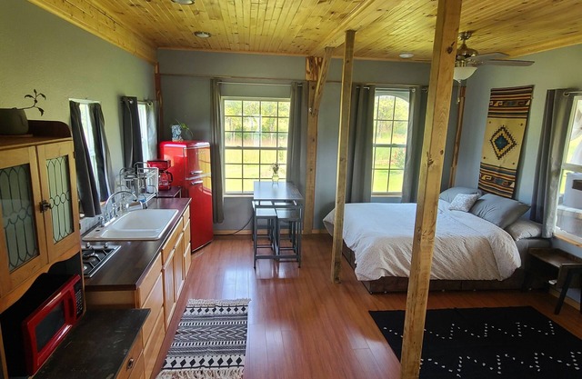 Riverside "Barndominium" w/ easy access to water