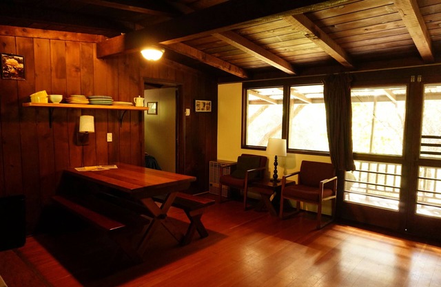 cabina de río, en las montañas de Klamath