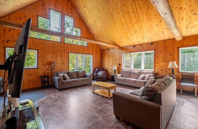 Riverside Stay w/ Pool Table, Open-Air Patio, BBQ