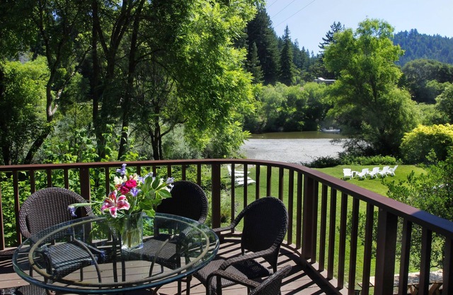 Riverwood Cottage - Riverfront con jacuzzi, playa, isla (Ofertas de último minuto)