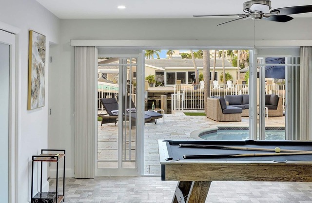 Riviera Oasis: Waterfront, Pool, 5min To Beach