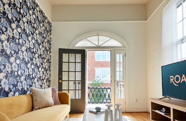 Roami at The Mandeville | Three Bedroom w/Balcony
