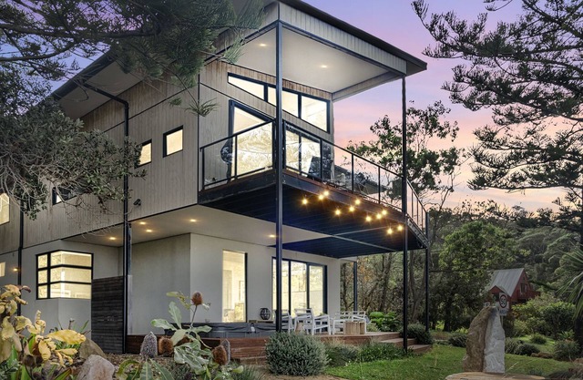 'Rockpool' - Amazing Ocean Views w/ Direct Beach Access