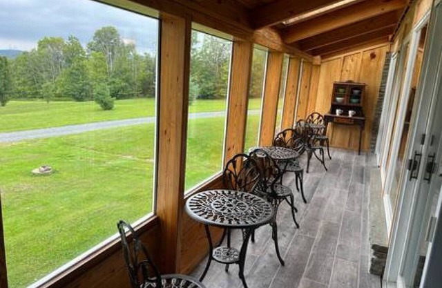 Romantic King Suite w/ Soaking Tub + Mountain View