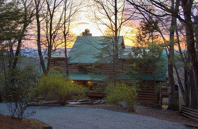 Romantic Leatherwood Mtn Log Home 19. 3 acres / Vista panorámica / Cerca de Boone
