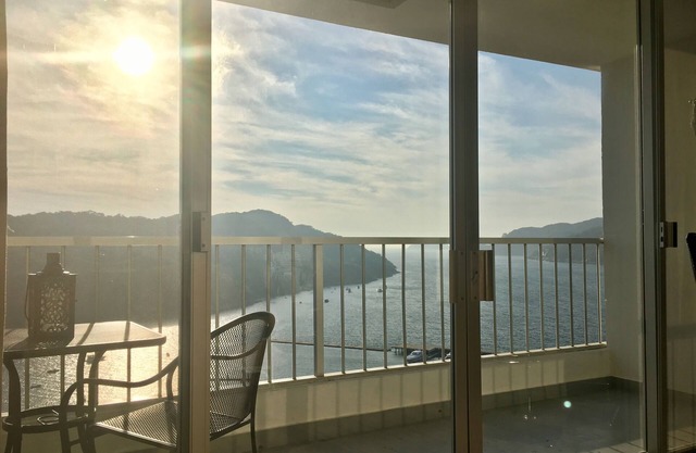 Apartamento Romántico con Vista al Mar