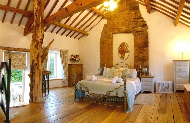 Una casa de campo peculiar, romántica y única, ubicada en un pueblo encantador, que admite perros.