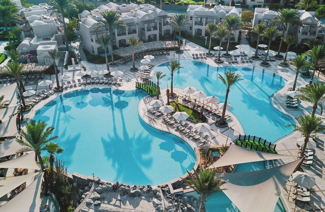 Romantic Suite with Oceanfront Views Ideal for Couples with 2 Pools and Spa