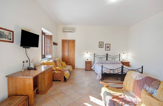 Habitación 'Capri Con Vista Monti E Cortile' con terraza compartida, jardín compartido y Wi-Fi
