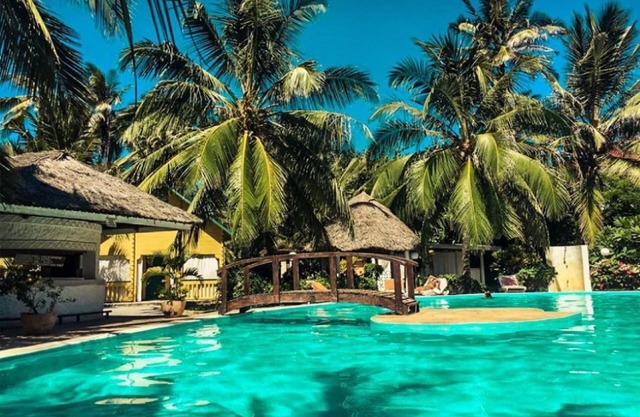 Room in Guest Room - Beautiful Ascot Residence Right on White Sandy Beach
