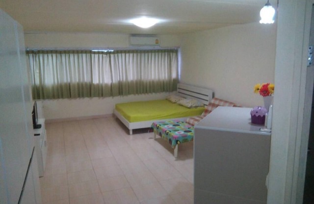 Room in Studio - Impact Don Mueang Bangkok Guest House For 3 Pax