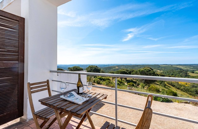 Habitación 'Julho' con vistas al mar, piscina compartida y Wi-Fi