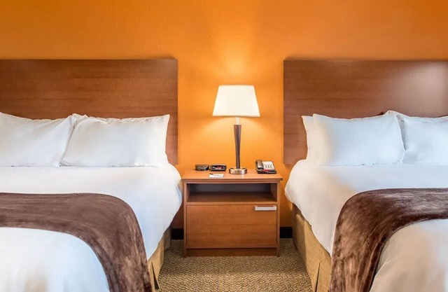 Room with Full Kitchen and Pet Amenities – Explore Kalispell