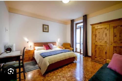 ROOMS CA' TUNIN- ideale per il Trenino Rosso- a pochi minuti a piedi dalla stazione