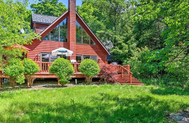 Egg Harbor Home con cubierta en 2 acres - 12 minutos al lago