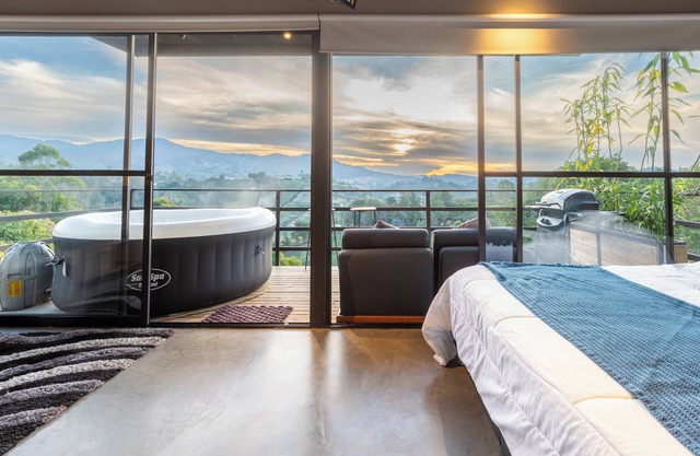 Roots Eco House