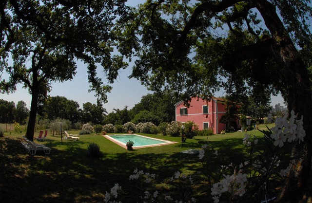 Rosa: apartamento en casa de campo