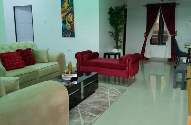 ROSE APARTMENT