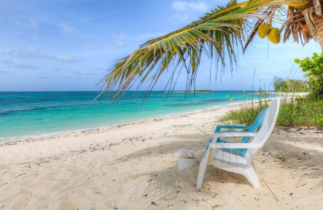 Casa redonda, cubierta de 360 grados, en una impresionante playa privada con cabaña privada