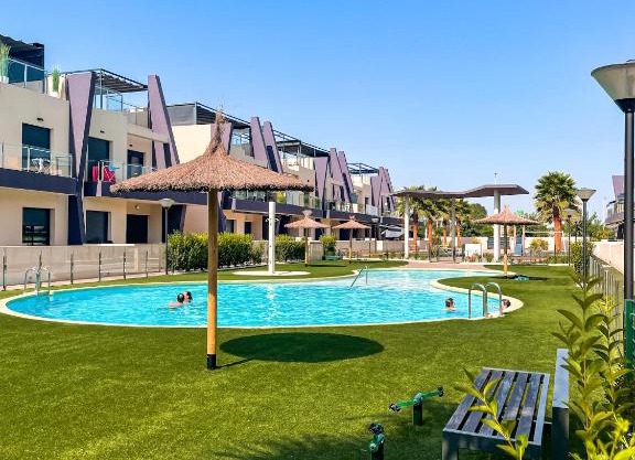 Royal Beach 607