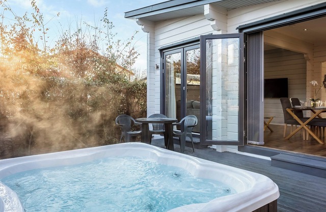 Roydon Two Bedroom Lodge with Hot Tub