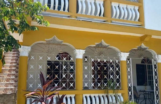 RUNTINGS HIDEAWAY STAY NOMPREL ROAD NEGRIL