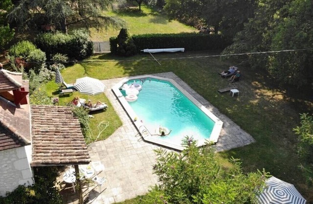 Familia rural paz y tranquilidad. 8 invitados, atendidos por cuenta propia.