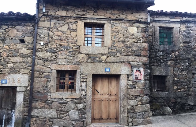 Casa Rural 'La Plazuela - Navalguijo'