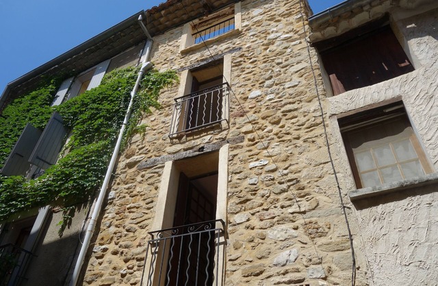 RETIRO RURAL EN EL PUEBLO PROVENZAL PINTORESCO CON AZOTEA PANORÁMICA