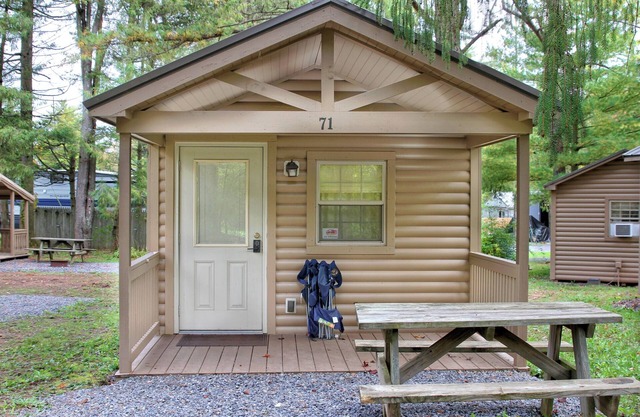 Rustic Cabin 72 w/ 4 Beds