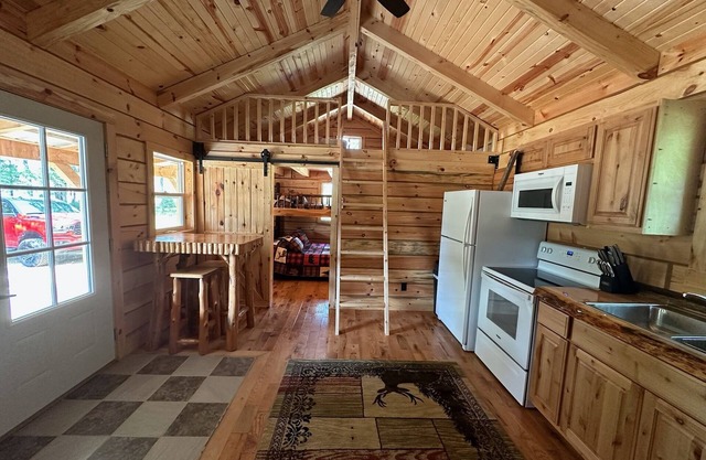 BRAND NEW CABIN!