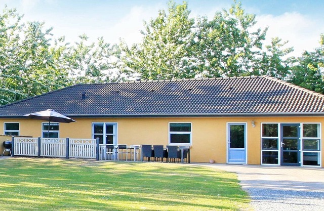 Casa de vacaciones rústica en Hojslev con sauna