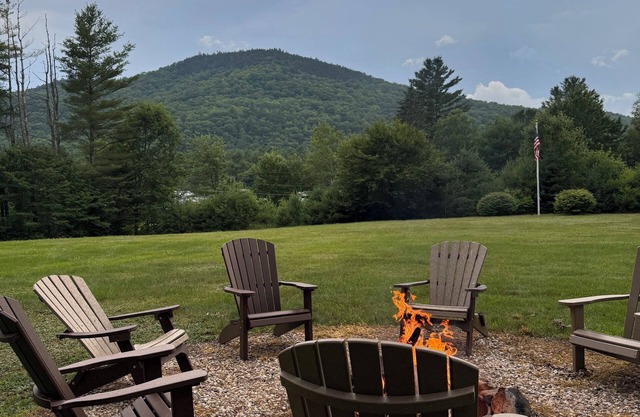 Rustic Ridge Lone Mountain Escape– 3BR, 2BA Home on 2 Acres Pet Friendly