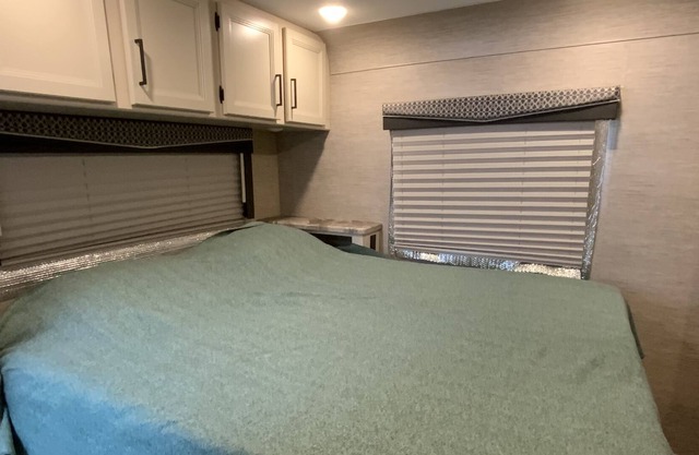 RV in city, pet friendly, close to Ruby Falls, Rock City, Cloudland Canyon.