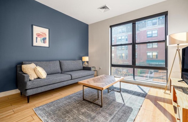 S Boston 1BR w Doorman WD nr Seaport BOS-189