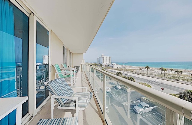 Sabine Yacht & Racquet #5E | Great Water Views!