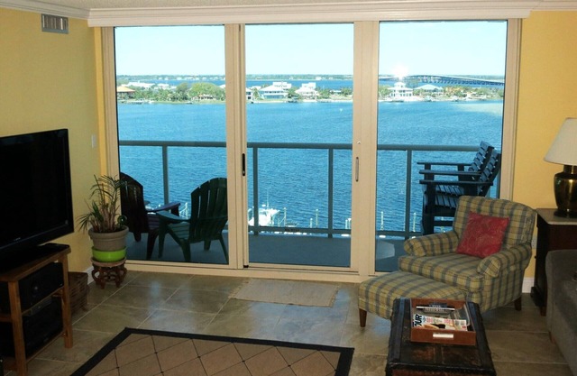 Sabine Yacht & Racquet Club 2/2 Condo- hermosas vistas del Golfo!