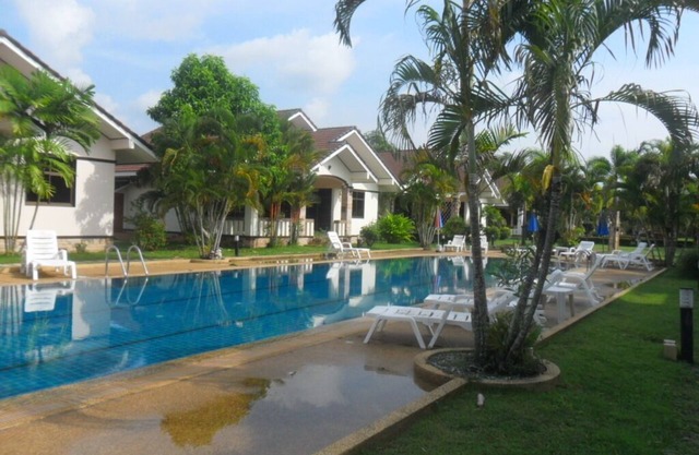 Villa Safir Village de 3 dormitorios cerca de la playa de Suan Son