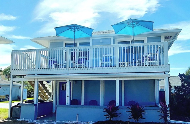 Beachside, Less than 500 steps to beach, large heated Pool