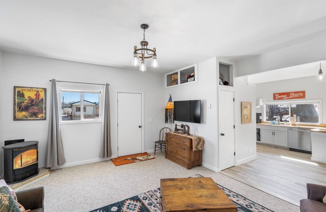 Salesville Up - Sweet one bedroom in Gallatin Gateway!