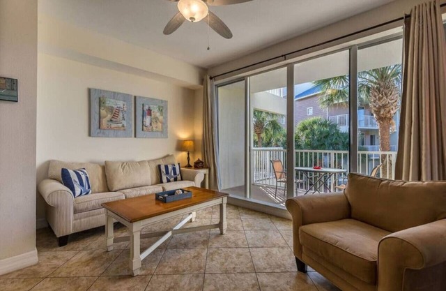 Waterfront Lovely Newly Home Home 2b. 1.5b. 420, Bahia Beach, Tampa Bay