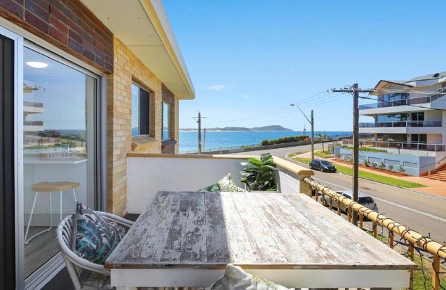 Salt Life Short Walk To Beach, Shops Cafes Accom Holidays