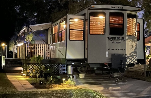 Salt Springs Hidden Gem RV de 2 habitaciones