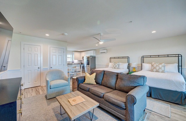 Saltwater Suites, 107 Queen 1st Floor