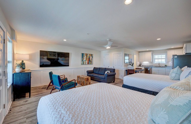 Saltwater Suites, 204 Queen 2nd Floor