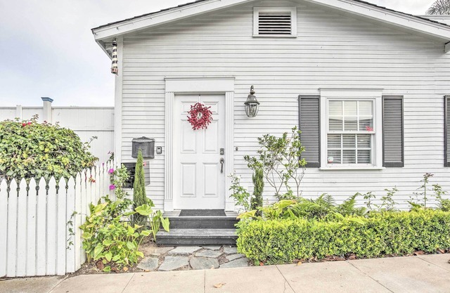 ¡NUEVO! San Diego Home w / Yard - 2 cuadras de la bahía!