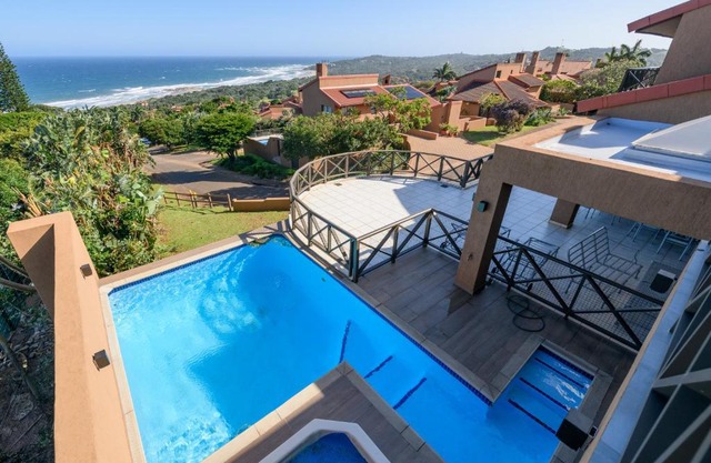 San Lameer Villa 13942 - 5 Bedroom Superior - 12 pax - San Lameer Rental Agency