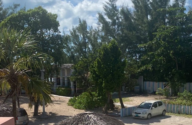 Experience the Real Bahamas, 10 mins from the Airport, On the Beach